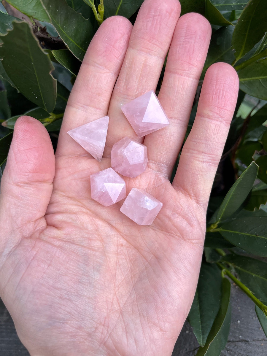 Platonische Körper - Rosenquarz I Stein-Insel Platonische Körper - Rosenquarz I Stein-Insel