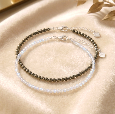 „Weiblichkeit & Stärke“ – Pyrit & Regenbogen-Mondstein Armband-Set