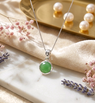 Echter facettierter Jade Anhänger - mit 925er Silberkette (A-Qualität)