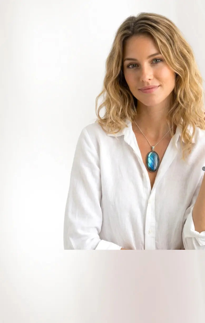 <h1><strong>Dein Ort für besondere Edelsteine & Kristalle, die berühren -</strong> <br/>für <strong>Seele & Stil</strong></h1>