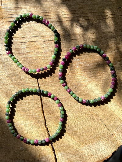 Facettiertes Rubin Zoisit Armband (A-Qualität)
