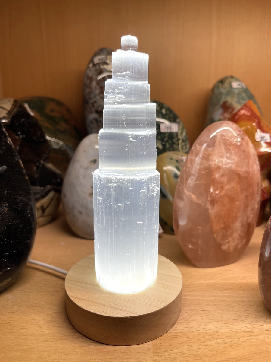 Selenit-Lampe mit LED-Beleuchtung I Stein-Insel