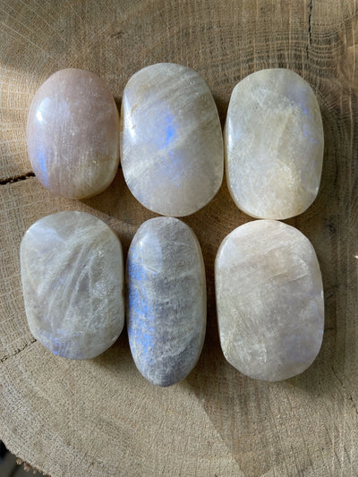 Großer Mondstein Handstein (A-Qualität)