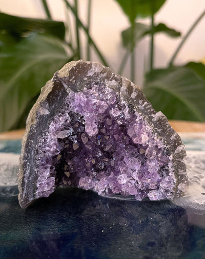 Stehendes Amethyst Designstück (Schöne Qualität)