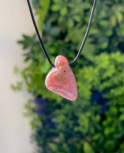 Rhodochrosit Anhänger mit Lederband