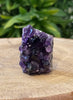 Kleines, stehendes Uruguay Amethyst Designstück (AAA-Qualität)