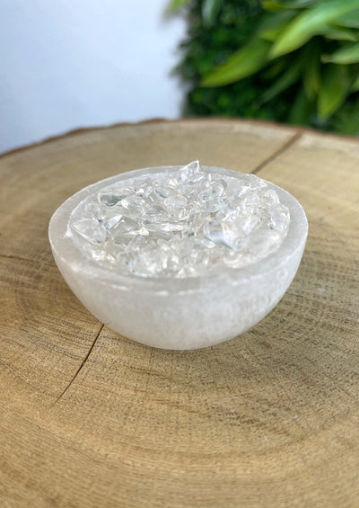 Selenit-Schale mit Bergkristall Steinchen
