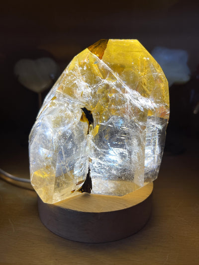 Helles Rauchquarz Desigstück - mit LED (A-Qualität)