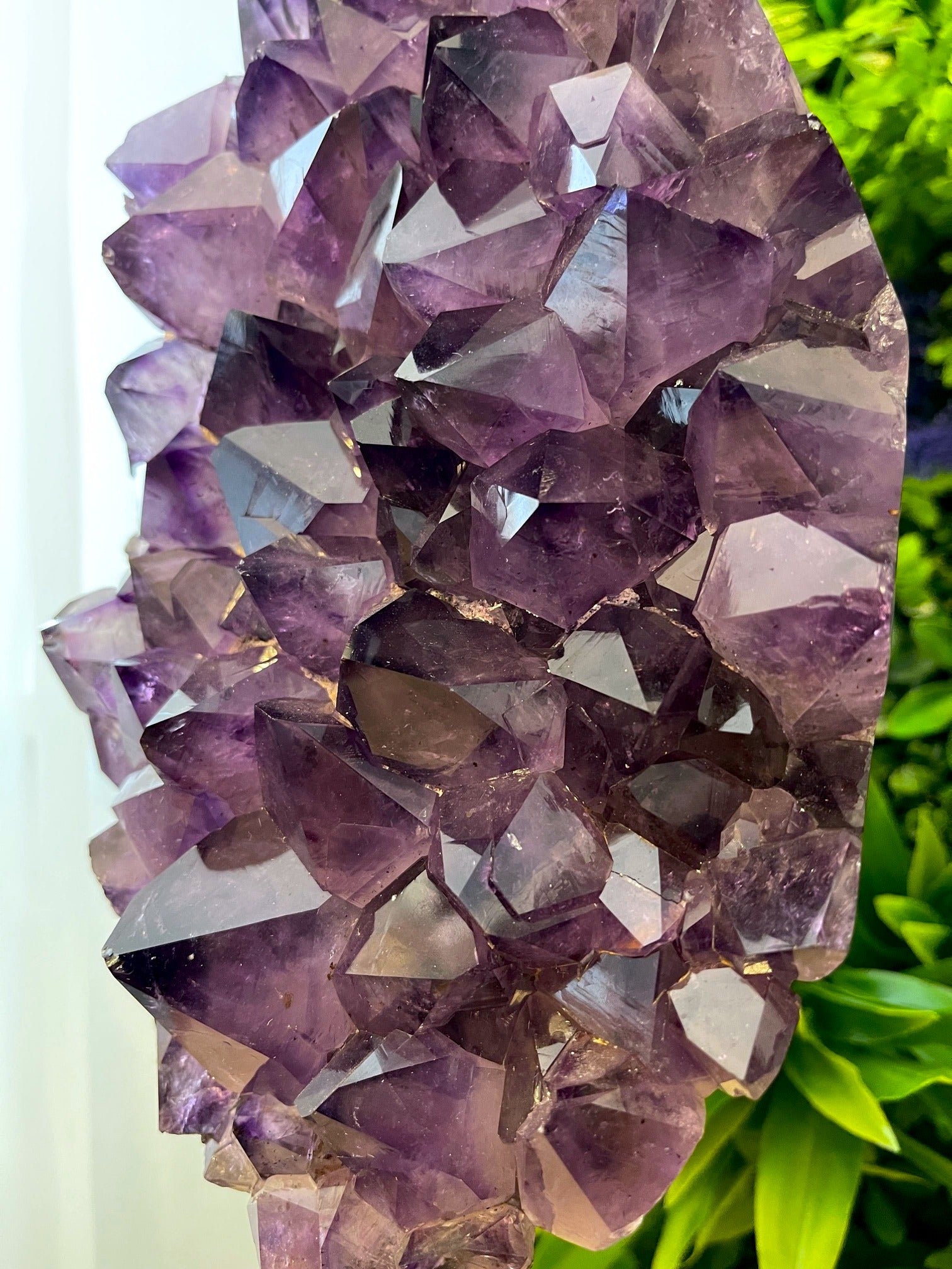 XXL Amethyst Designstück auf Ständer (AAA-Qualität)